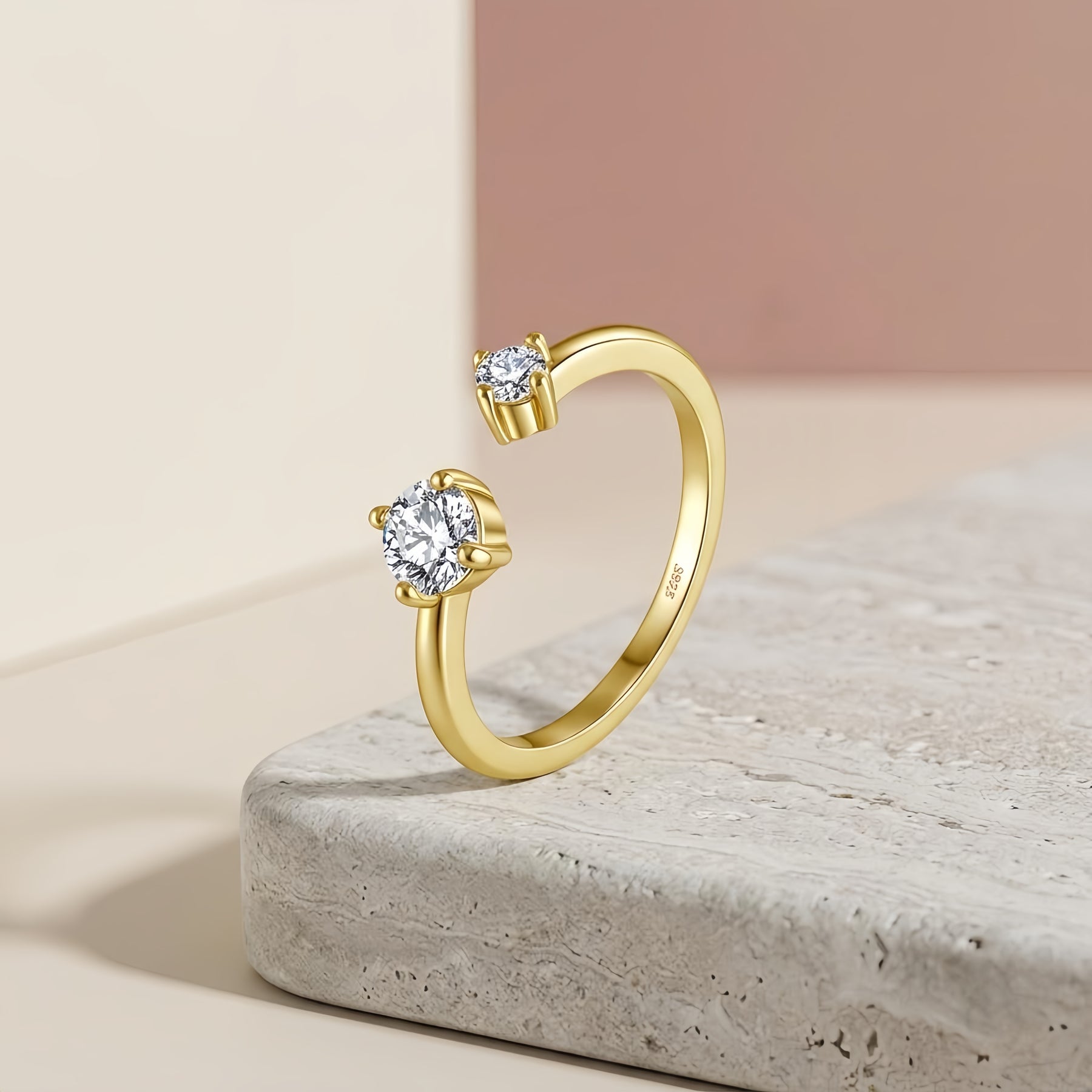 Heart-Shaped CZ Ring in Gold – zircon ring, side detail