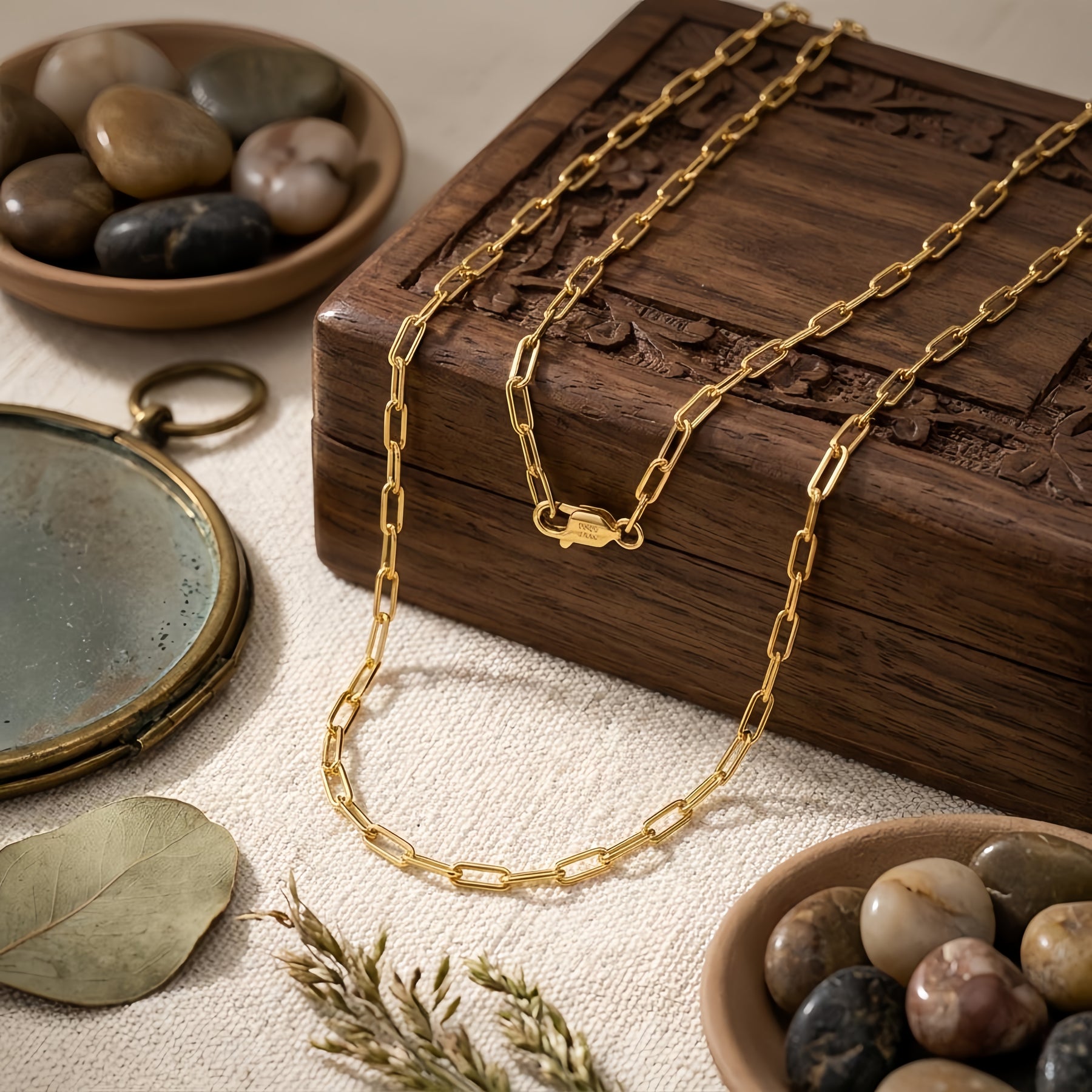 18K Gold Paperclip Chain Necklace – gold-plated necklace, side detail