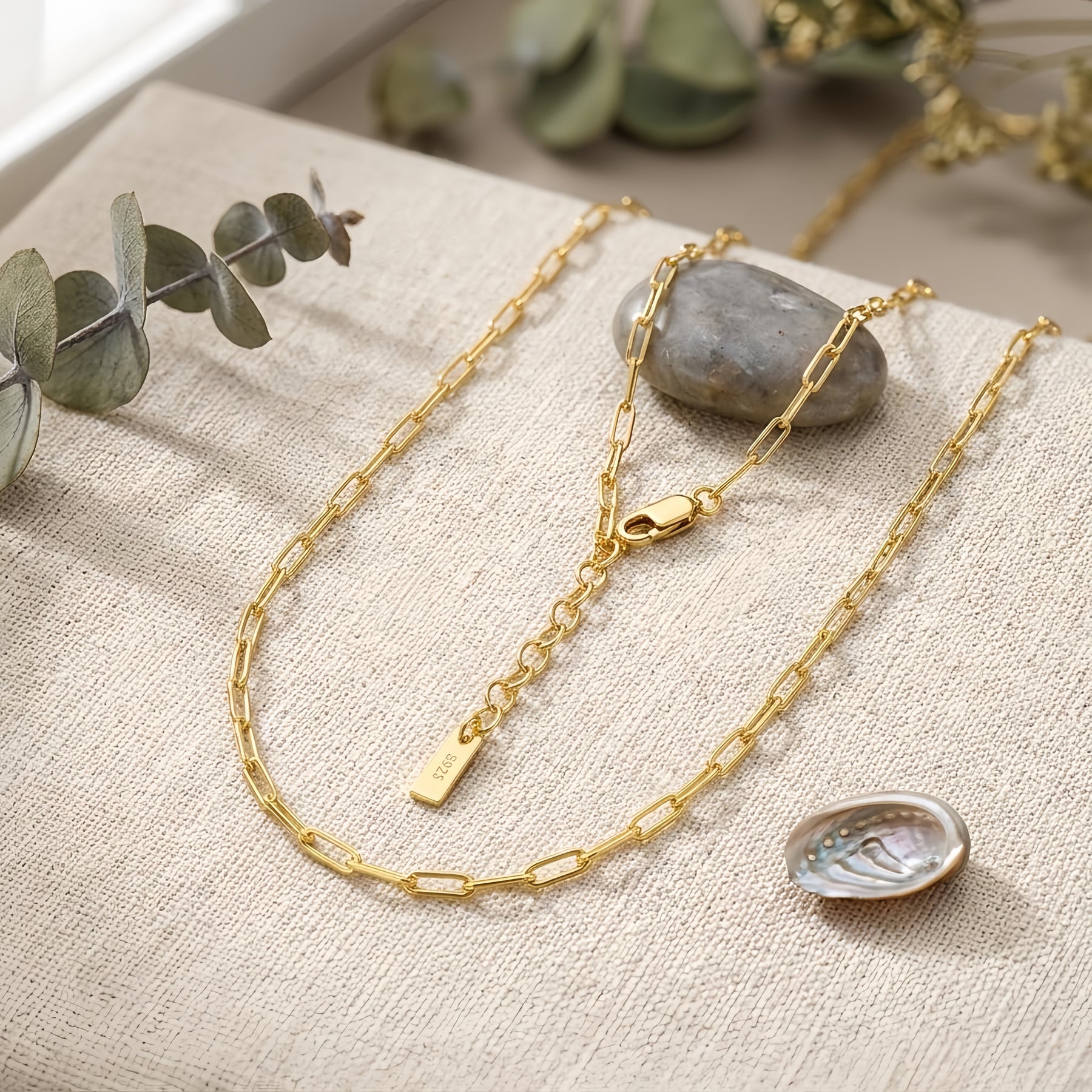 Gold Paperclip Chain Necklace – gold-plated necklace, close-up